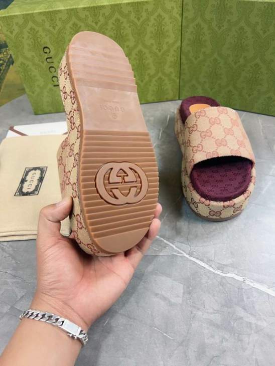 Picture of Gucci Slippers _SKUGuccisz35-4452126.5cmmnf0215